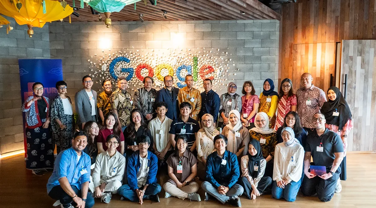 Future Feature Youth Ambassadors with policymakers and organizers at the Google Indonesia office