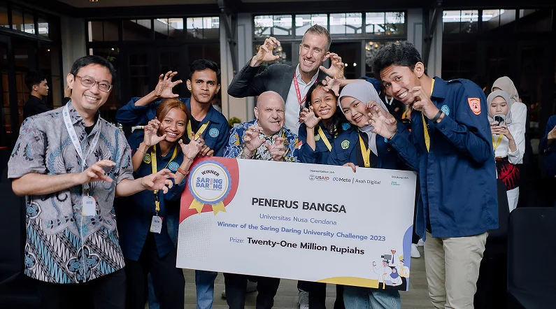 Penerus Bangsa team with USAID and Love Frankie representatives