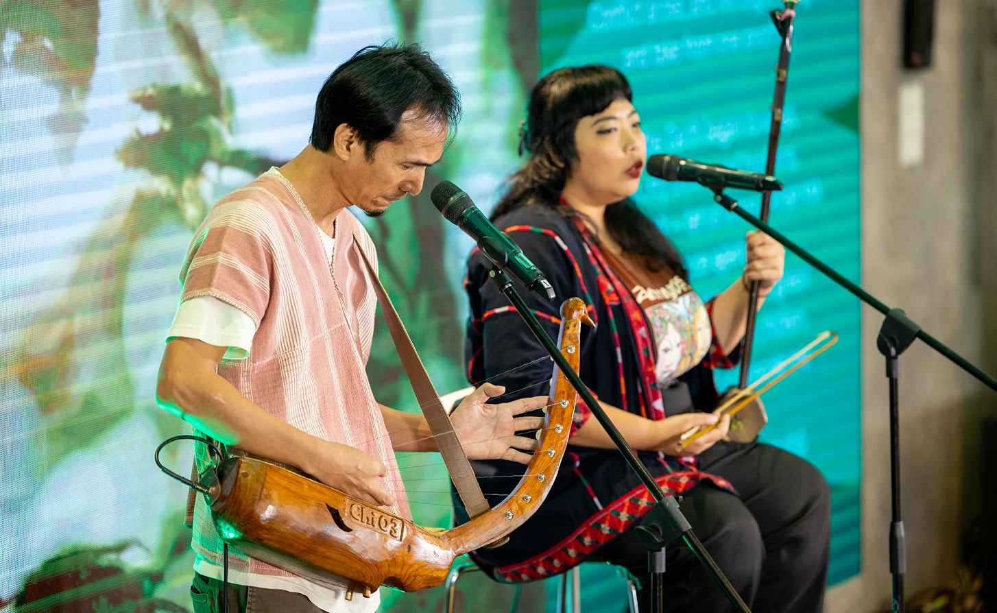 A live performance at the pre-week event