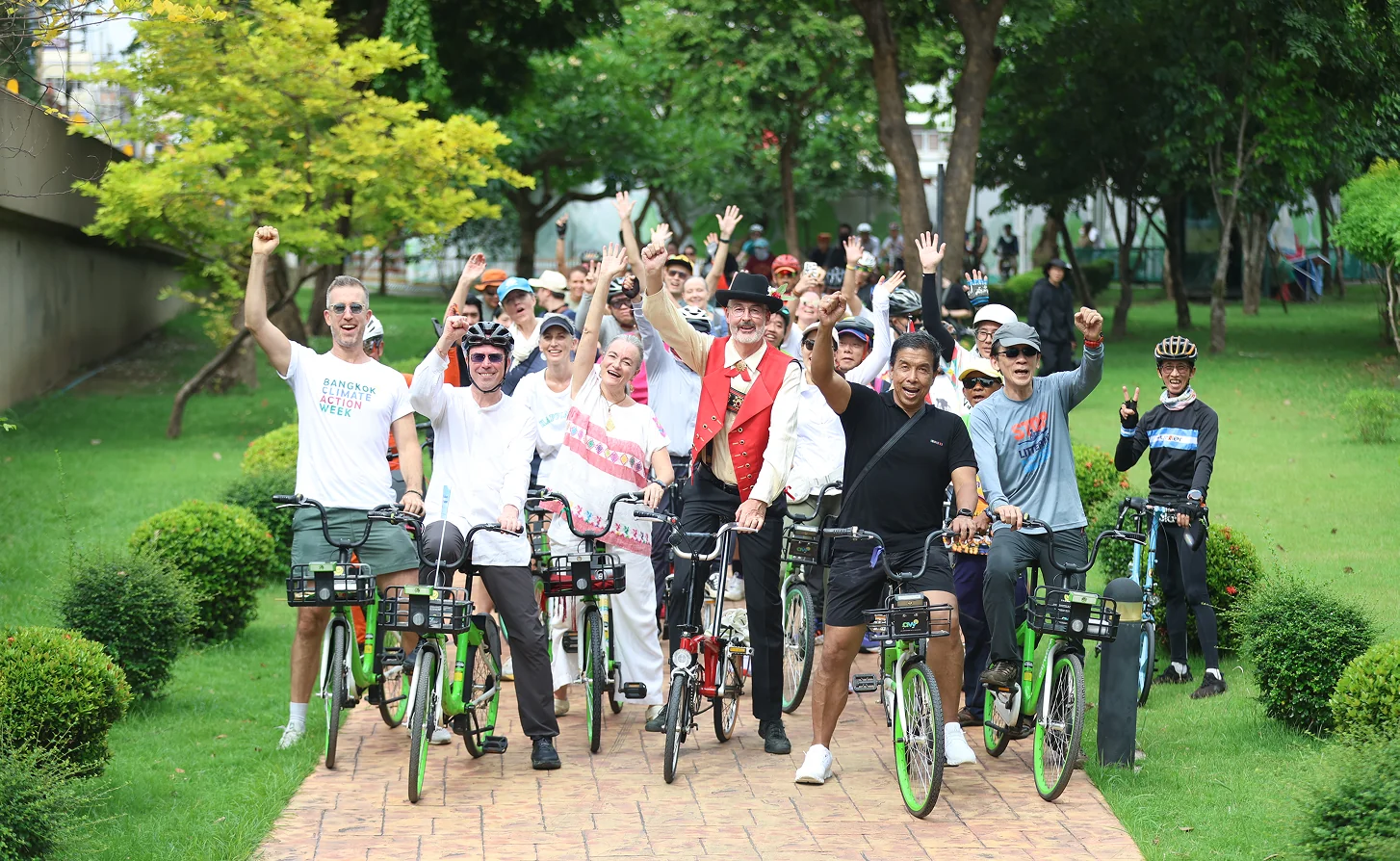 The Car Free Day bicycle parade through a Bangkok park